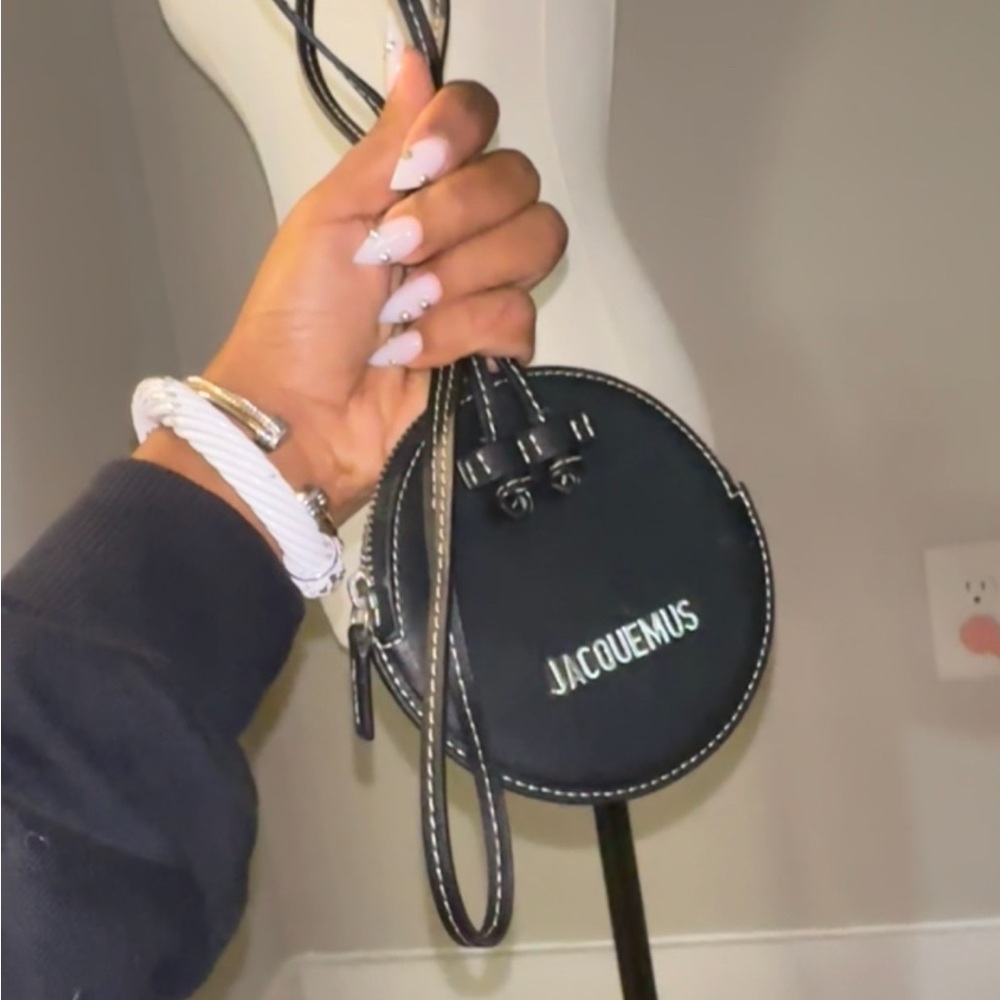 Jacquemus Le Pitchou
Mini bag/ wallet